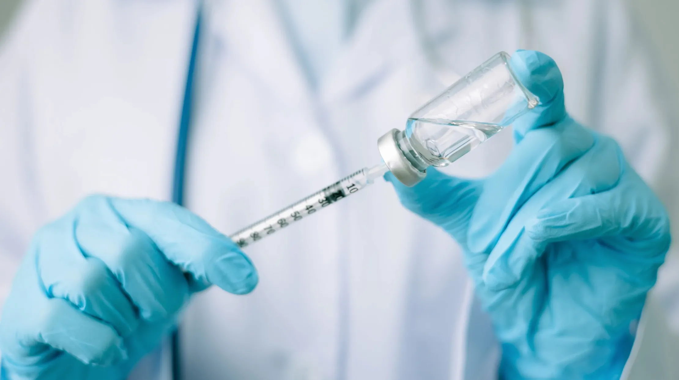 Vaccination et maladies du foie : recommandations 2025 - AMFE
